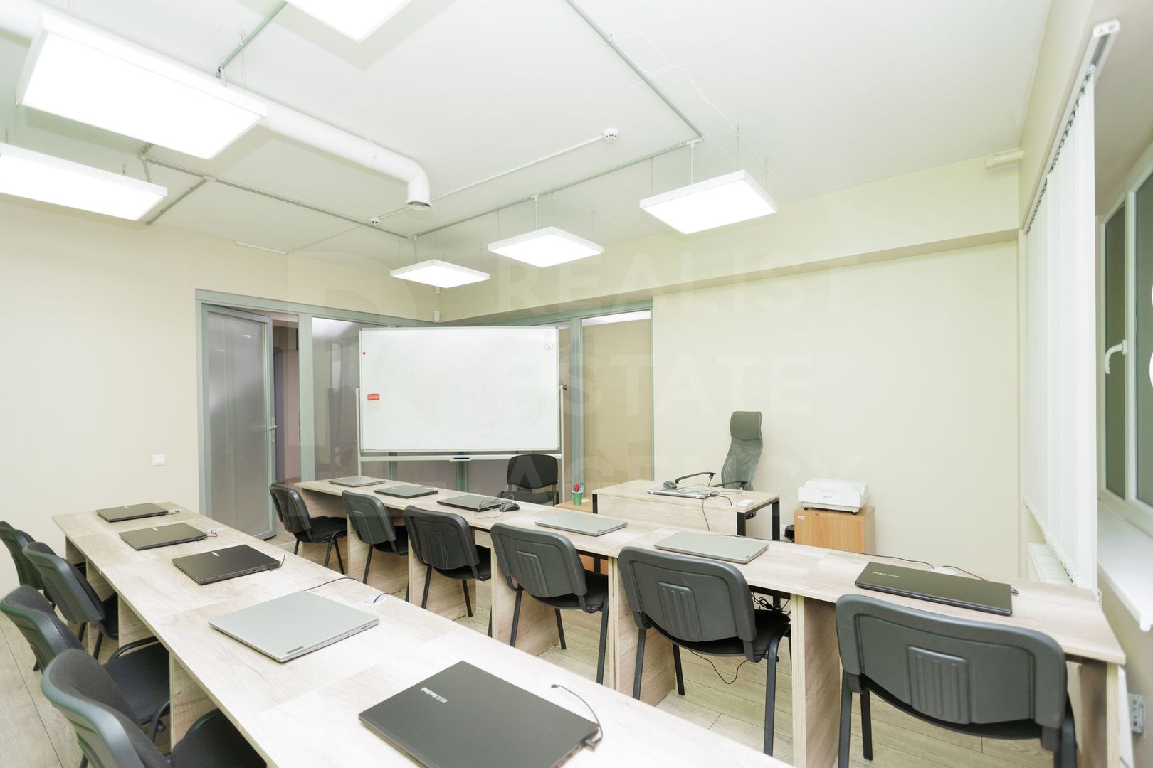 Chirie, oficiu 157 mp, strada București, Centru - Poză 11