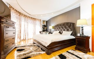 Casa deosebita cu teren de sport in zona semi centrala in Lugoj - Poză 6