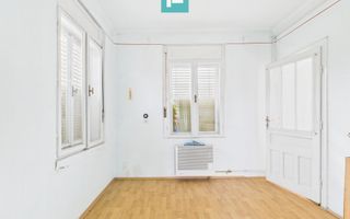 Casă cu teren generos, zonă centrală, Curtici - Poză 2