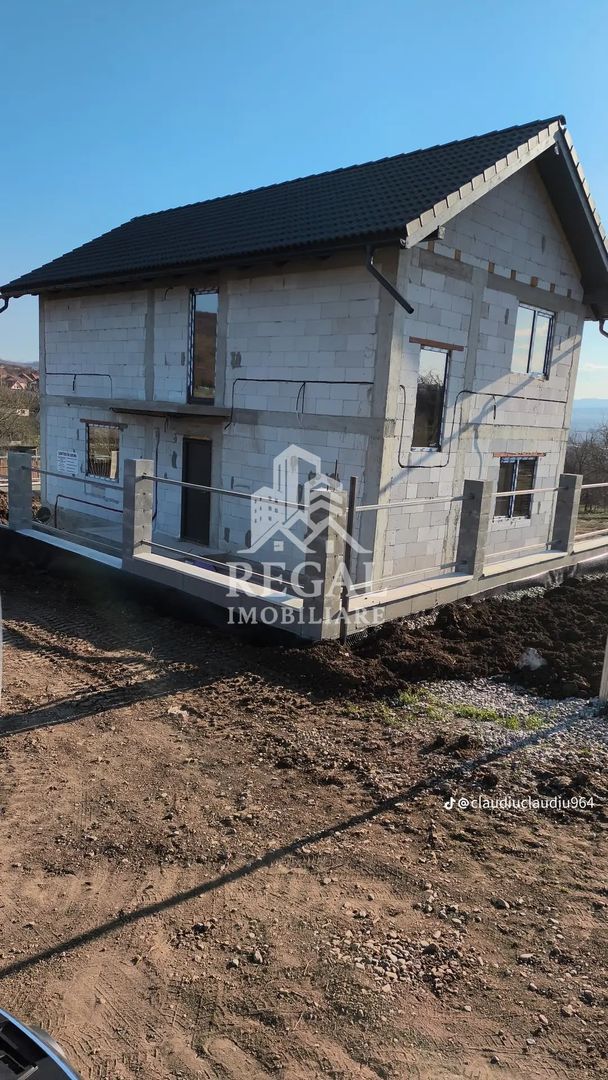 Casă nouă cu etaj de vânzare – zona Latureni | 150 mp utili - Poză 1