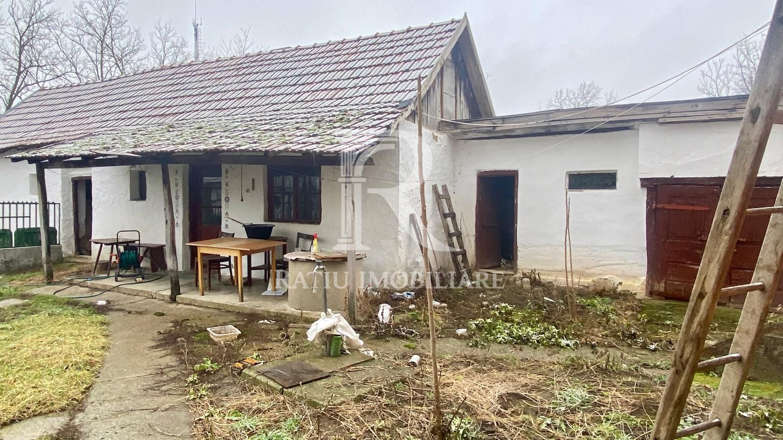 Casă din cărămidă | Teren 2000 mp|Anexe tradiționale | Bojt - Poză 5