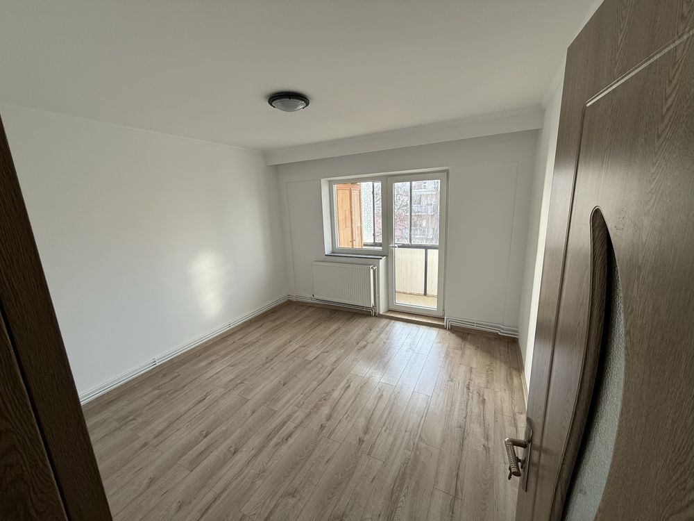 Apartament Carpati 2-Etaj 2-Mijloc - Poză 1