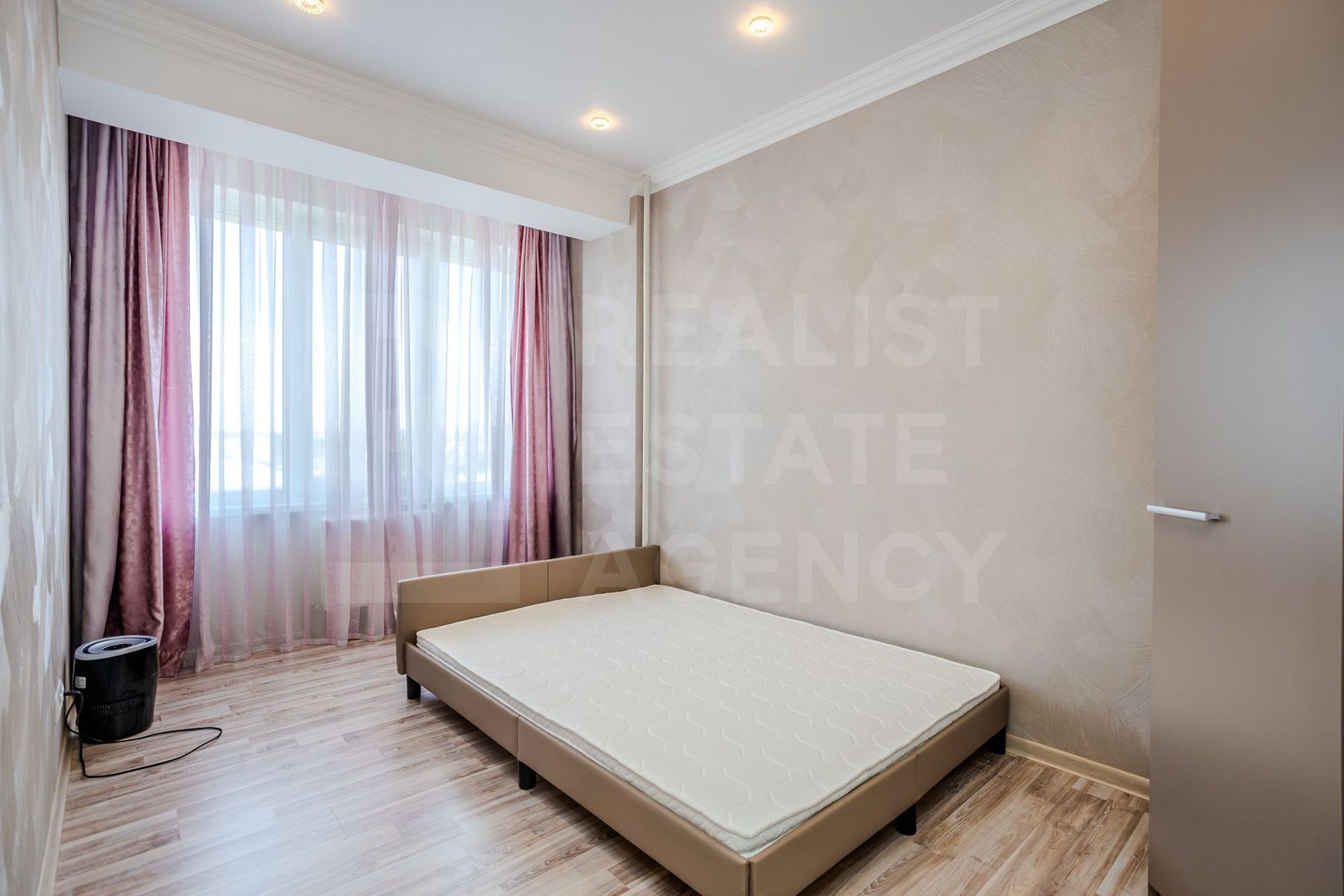 Chirie, apartament, 4 camere, str. Bucureşti, Centru - Poză 11