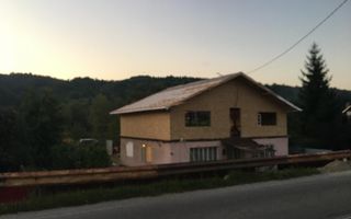 Casa de vanzare in Slanic Moldova . - Poză 21