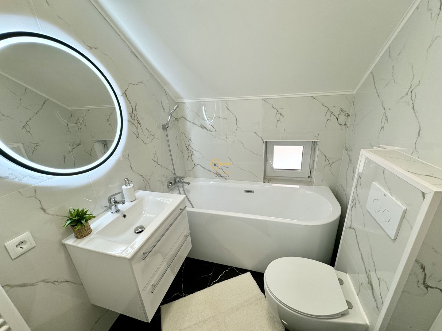 Casa noua, mobilata si utilata- Panorama catre munti- Teren 714mp - Poză 14