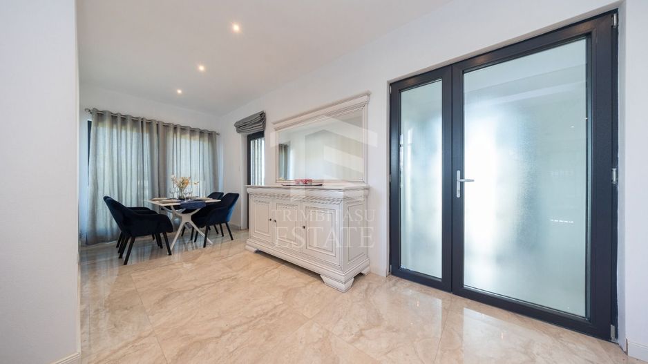 Sanpetru ,Subcetate-Casa 4 camere,3 bai+480 mp teren - Poză 2