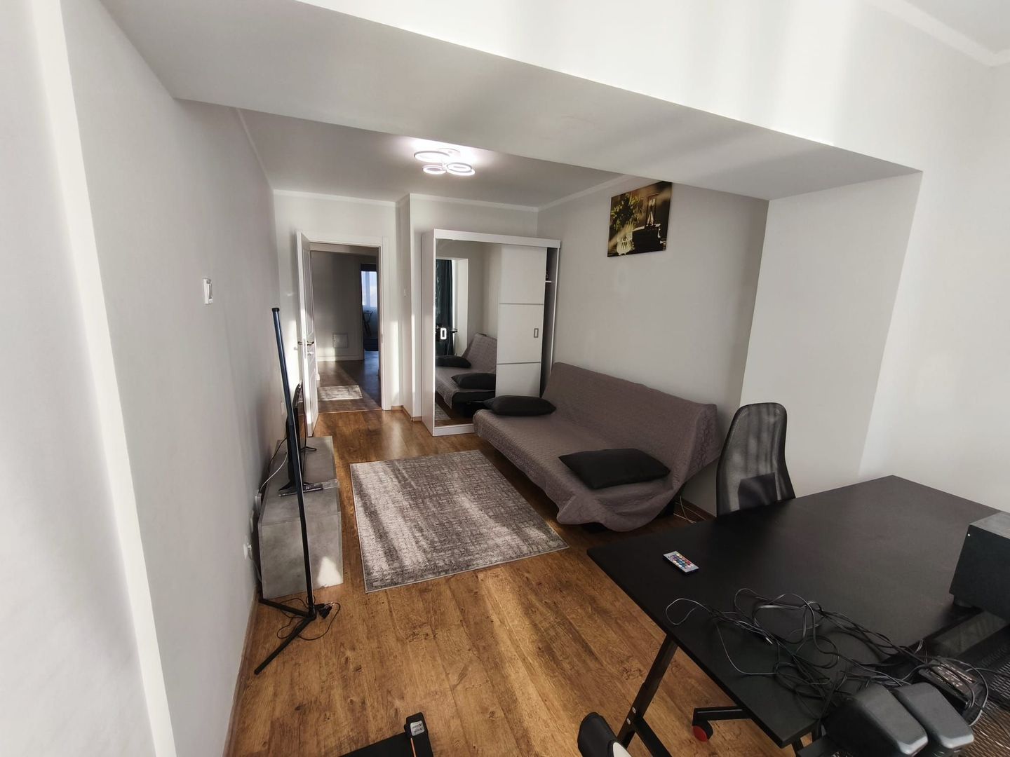 De inchiriat apartament spatios, 3 camere, pe Faleza, 900 euro - Poză 11