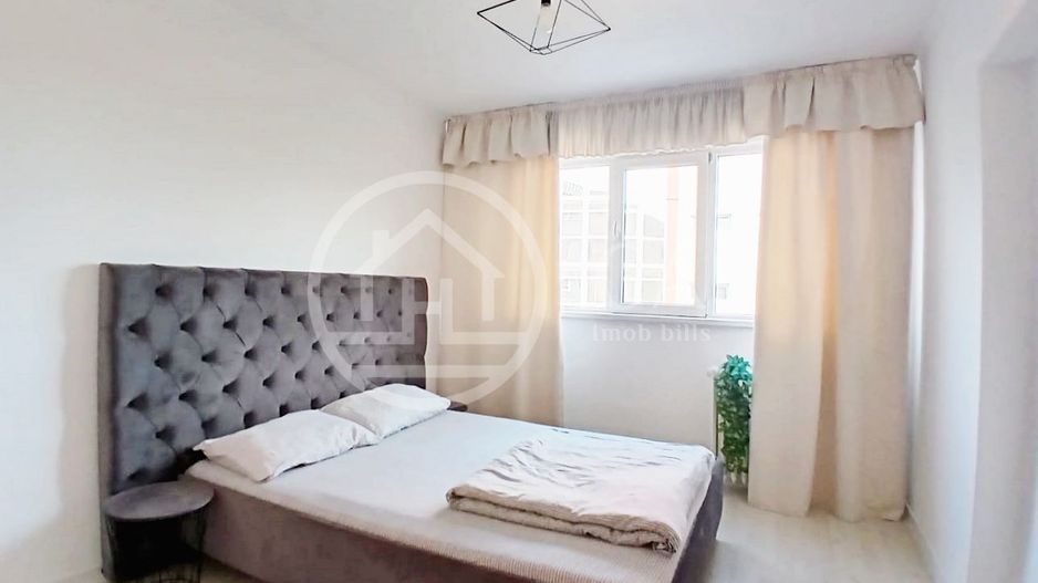 Apartament de vânzare cu 3 camere în zona Rogerius, Oradea - Poză 5