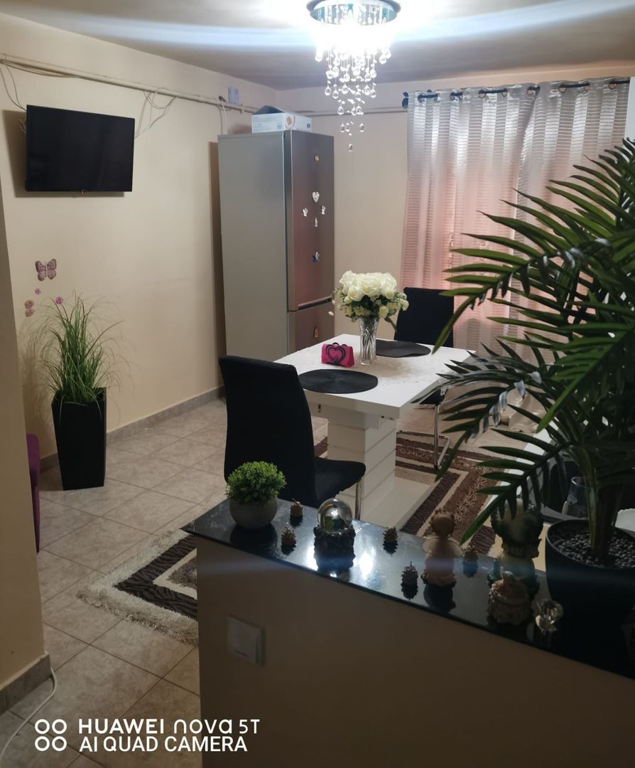 Apartament+spatiu comercial - Poză 3