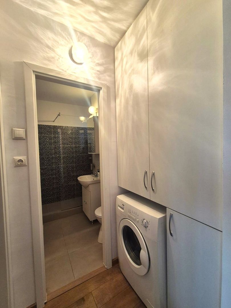 Zona Piata Astra, 3 camere, insorit, cu priveliste. - Poză 9