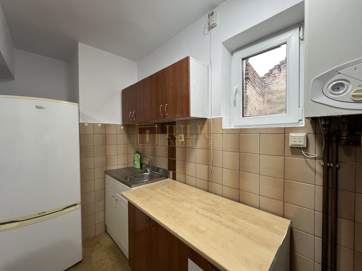 Piata Unirii; dormitor +birou;parcare privata si boxa (centrala proprie si ctr.) - Poză 21