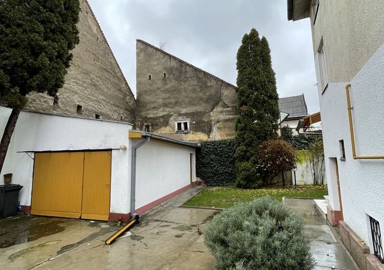 Casa de vanzare in zona centrala - Poză 2