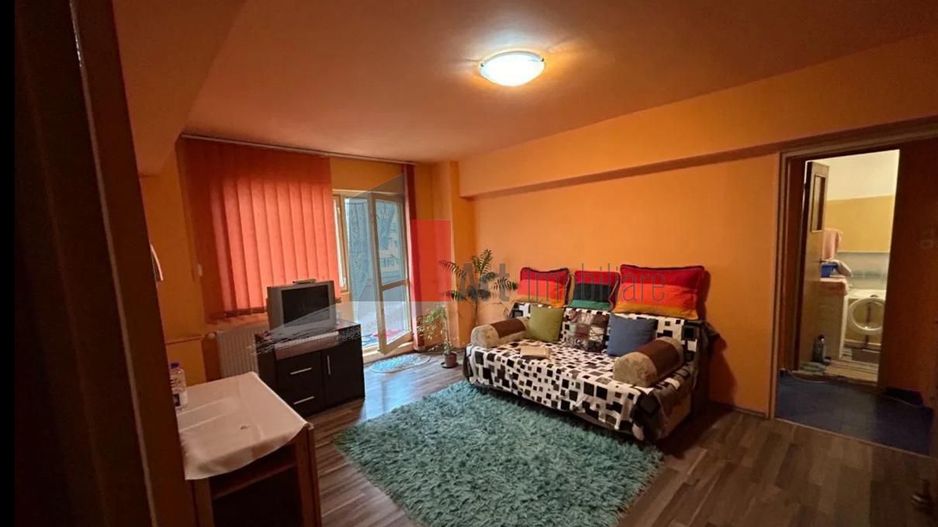 APARTAMENT DE 3 CAMERE BARCA - Poză 1