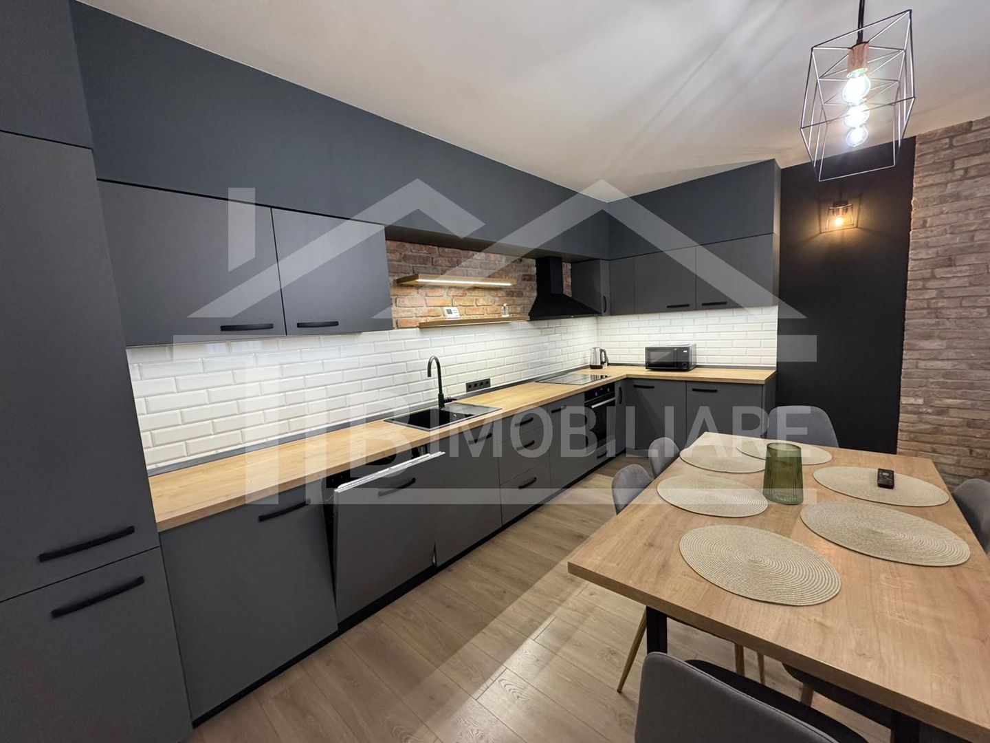 Apartament cu 3 camere, 90mp, decomandat, parcare, Zona Centrala - Poză 4