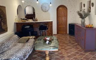 Casa cu 3 camere de vanzare in Dambul Rotund - Poză 1