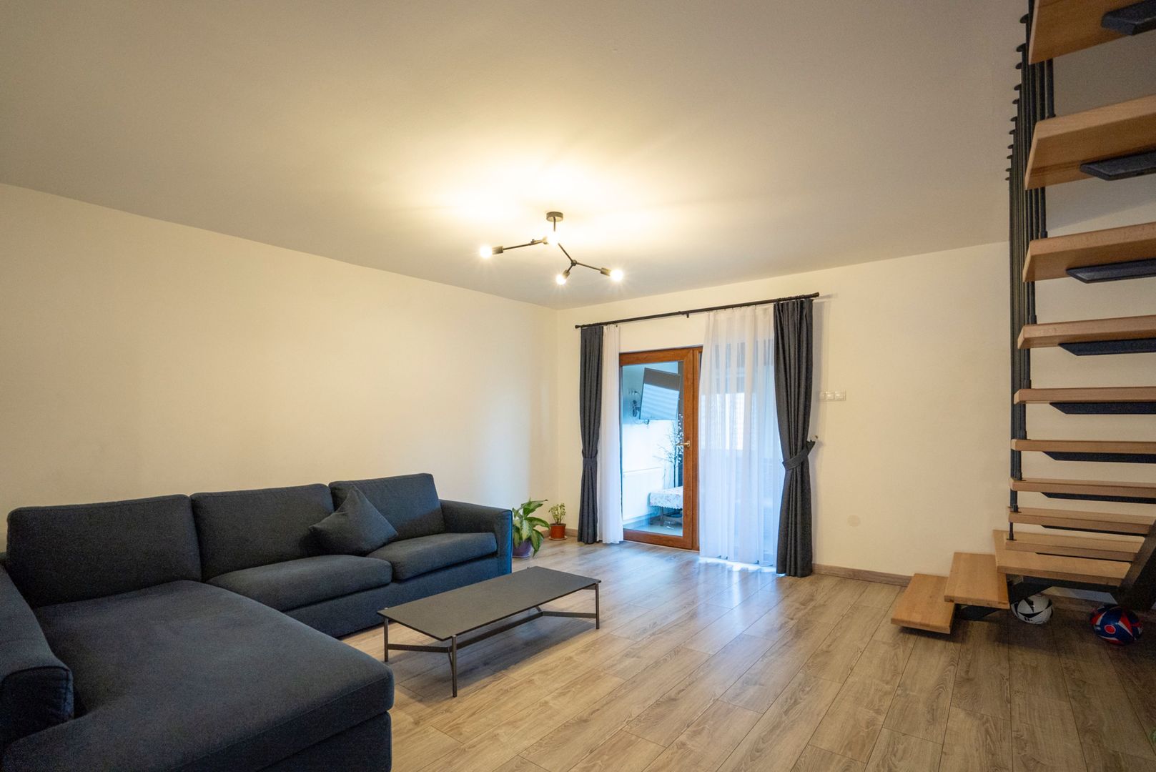 Casa in Nojorid cu 3 dormitoare 2 bai - Poză 3