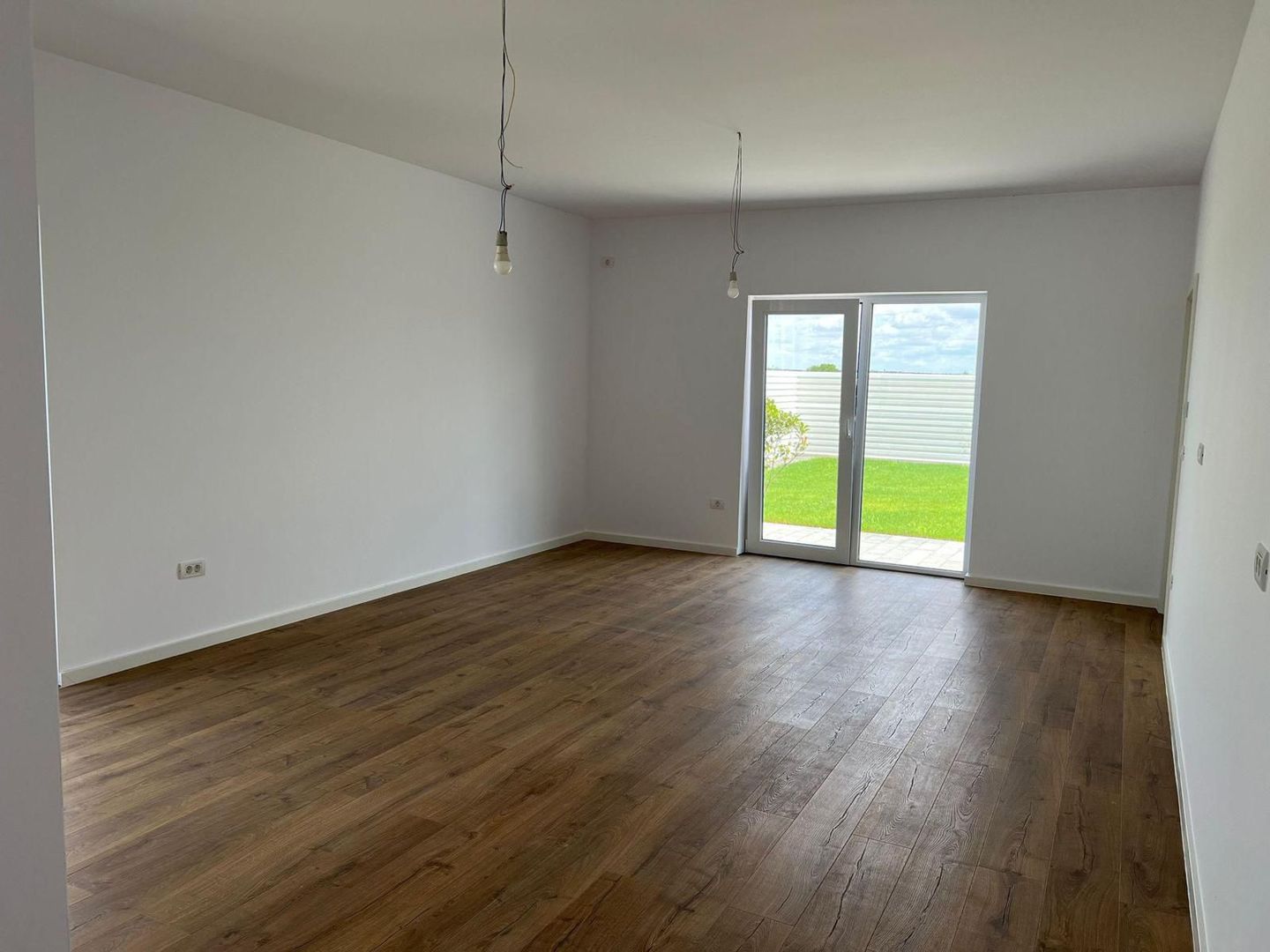 Locuinta tip duplex cu 4 camere - la cheie - Poză 3