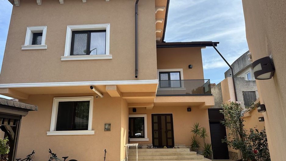 Vila P+1+M de vanzare Zona Stadion / City Mark Mall - Ocazie - Poză 1