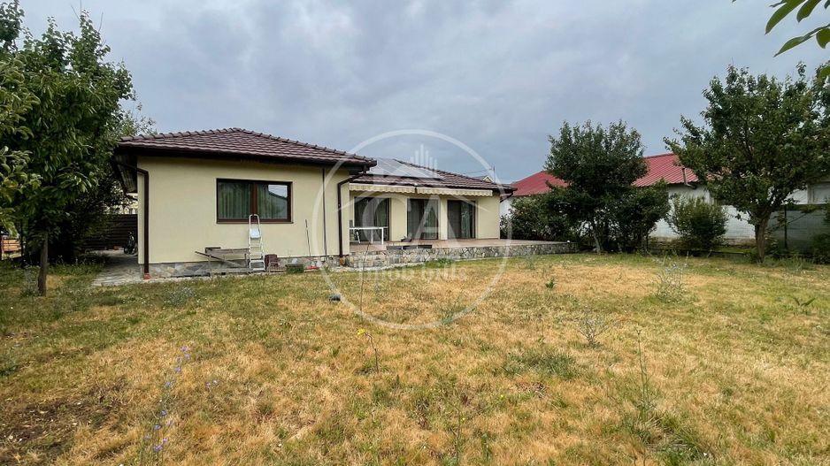 Casa de inchiriat cu 5 camere  in zona Nufaru, Oradea. - Poză 24