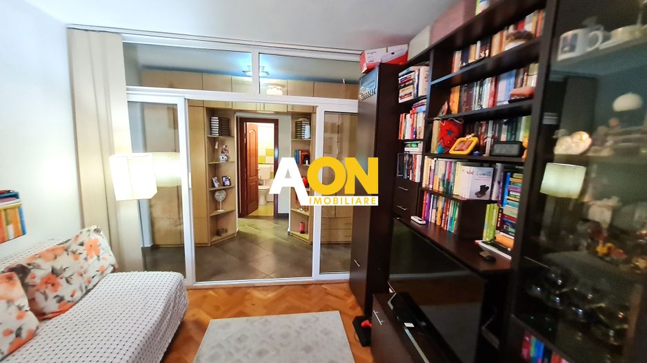 Apartament 4 Camere, Et 3, 82 mp, Decomandat, Mobilat, Utilat, Cetate - Poză 1