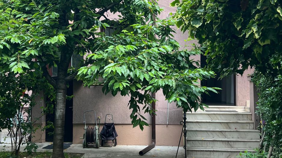 Apartament in vila cu 5 camere si curte proprie | Domenii - Casin - Poză 13