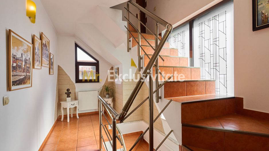 Casa + 305 mp terem curte proprie in zona rezidentiala Gavana - Poză 11