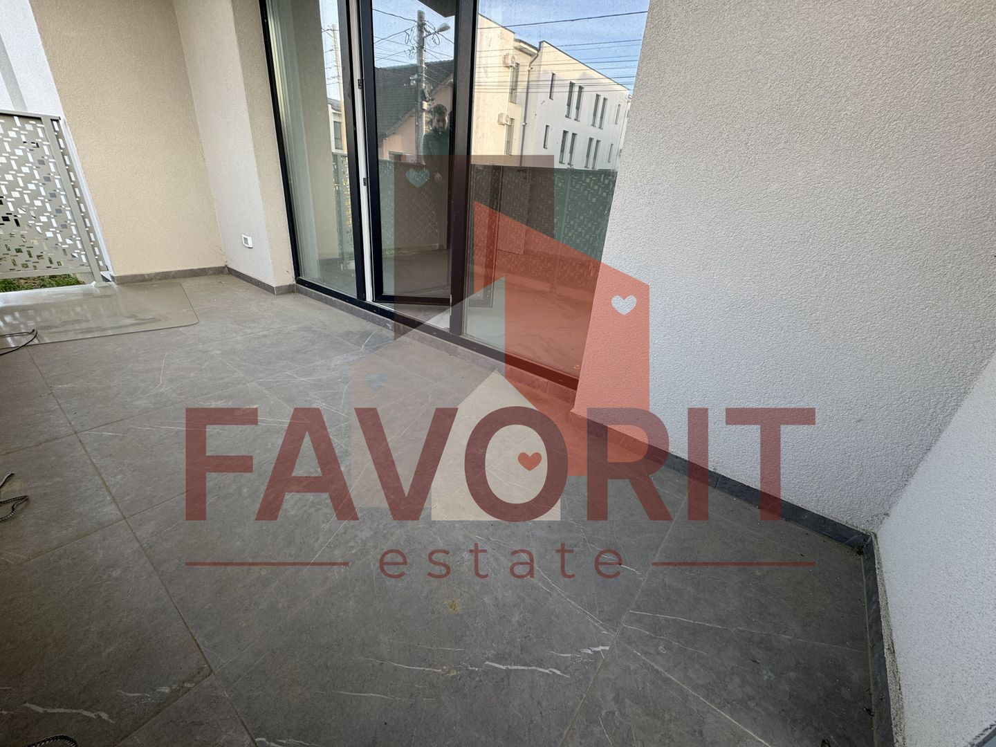 Decomandat. Gradina Proprie. 2 bai. Disponibil imediat. - Poză 3