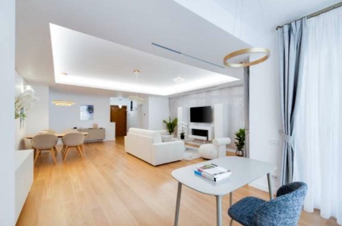 Apartament spatios de vanzare | Herastrau 2 camere + logie - Poză 7