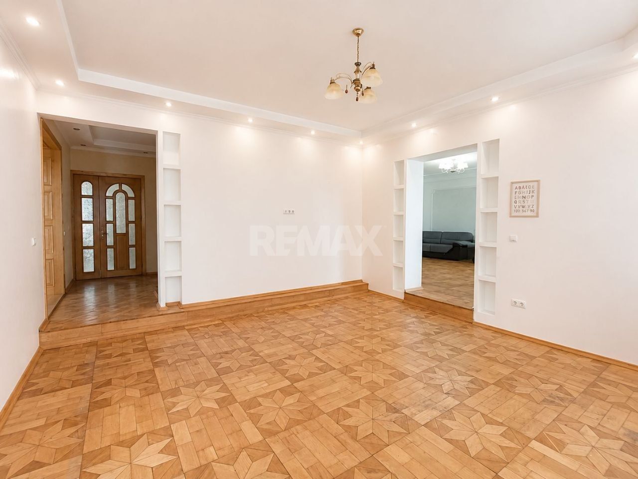 Cojușna - Casă 6 Dormitoare + Living | 259 m² | teren 10,81 ari | 249.000 € - Poză 10