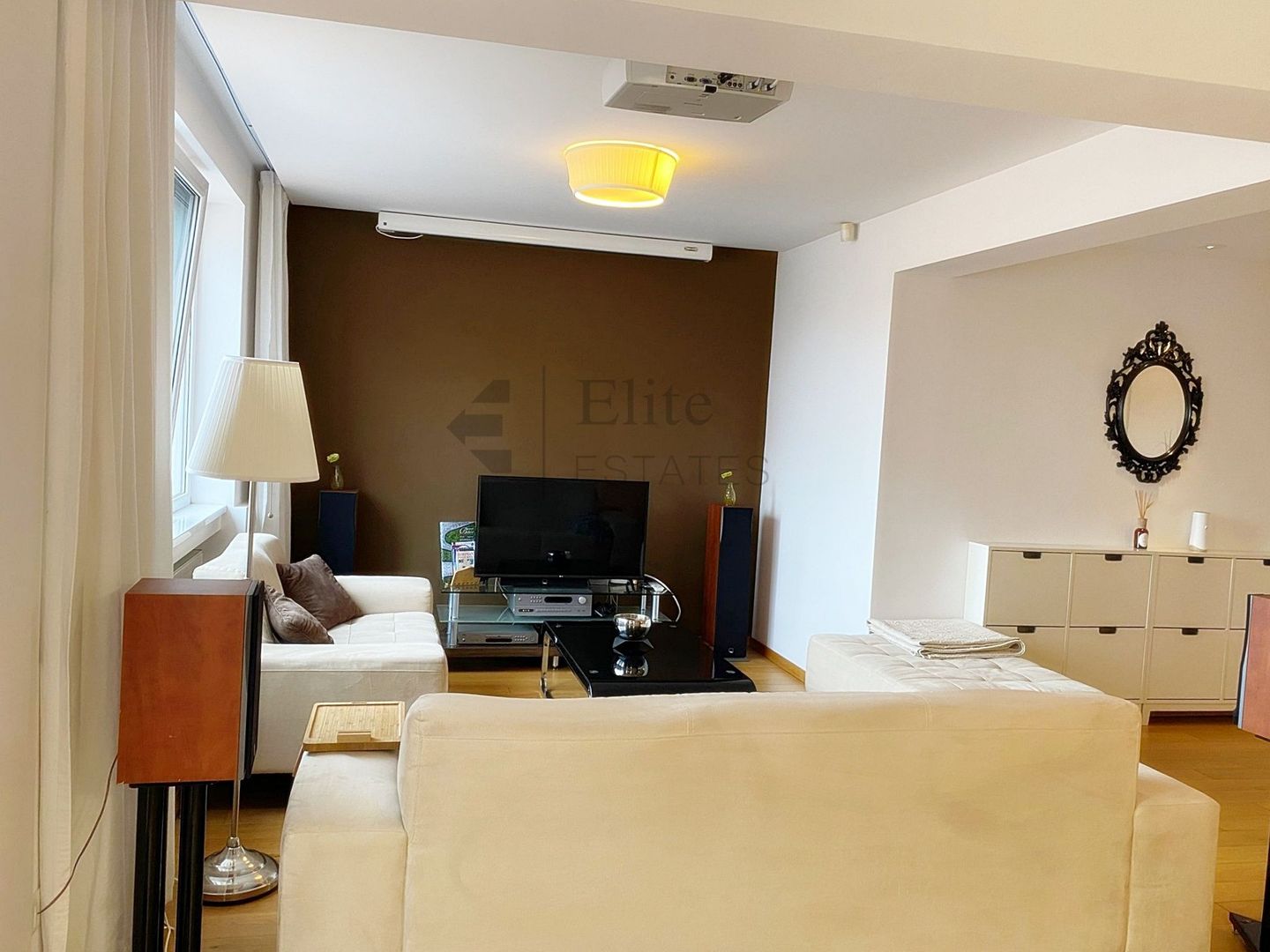 Apartament spatios cu 4 camere de inchiriat | Pietonala Oradea - Poză 2