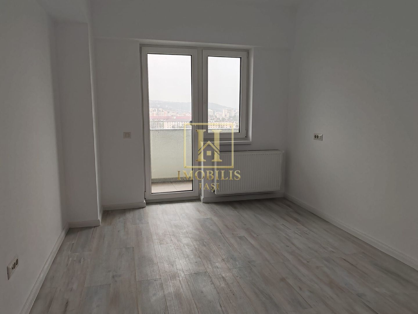 Apartament 1 camera +loc parcare intabulat Unirea Towers 111000 euro - Poză 1