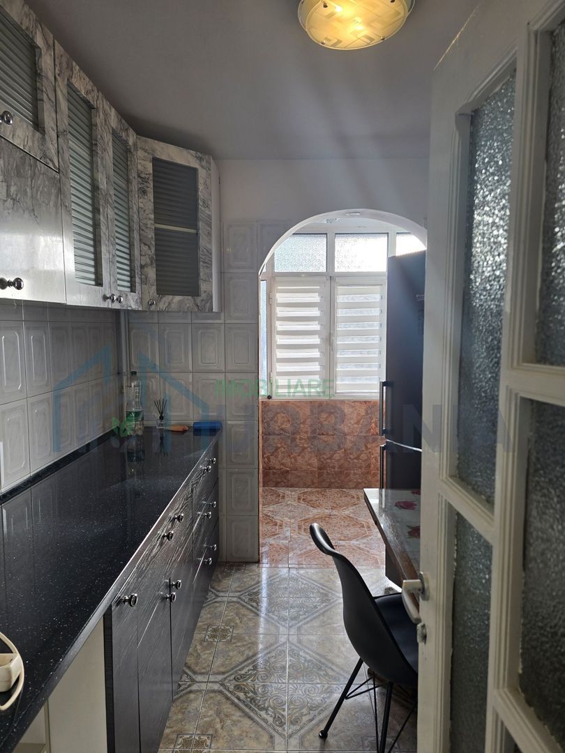 Apartament 3 camere, Nicolina 1, decomandat - Poză 2