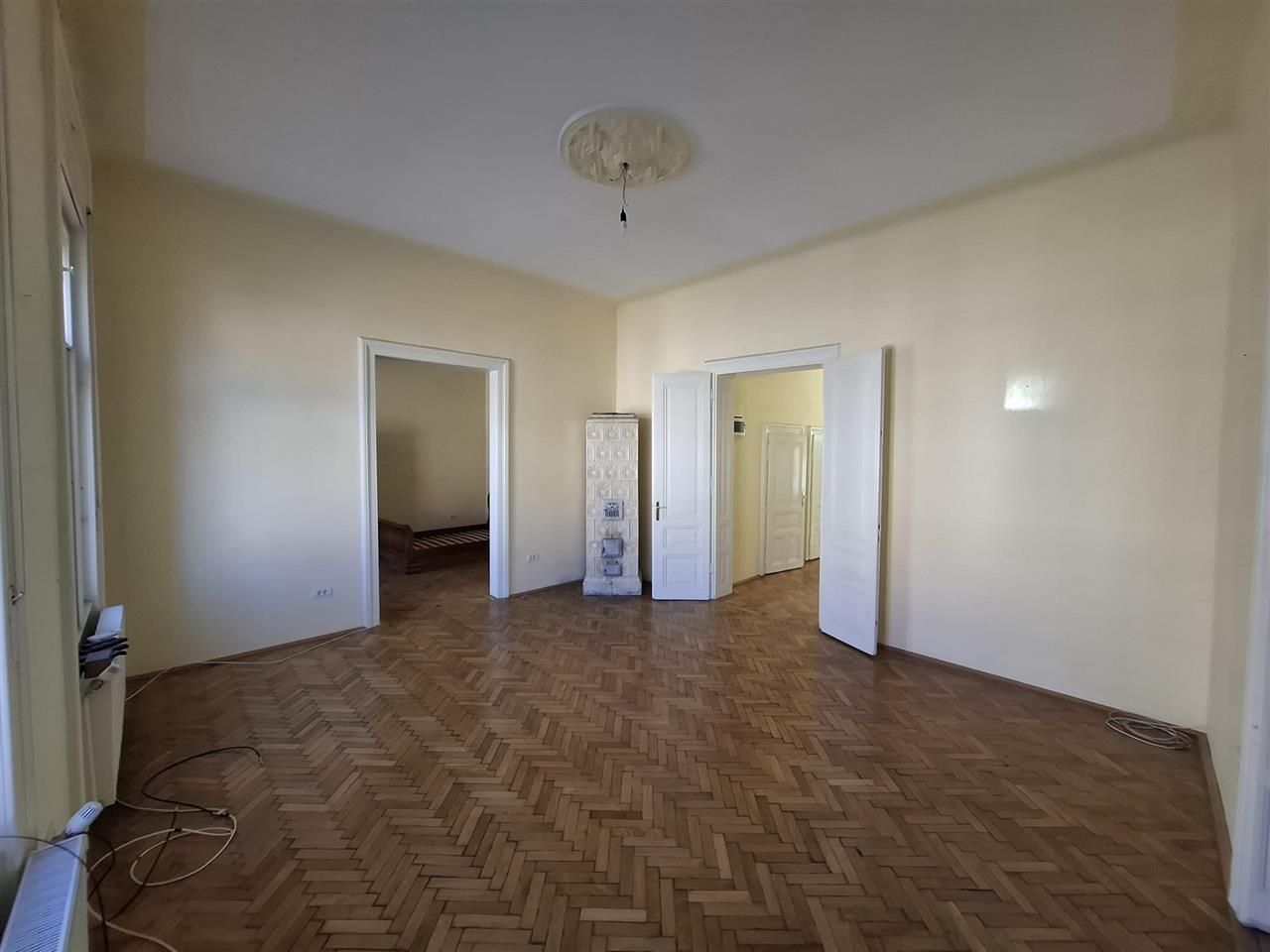 Semicentral 4 camere P-ta Maria-P-ta Sinaia et 1 - Poză 1