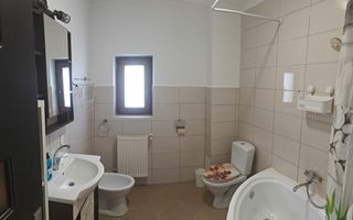 Apartament 3 camere cu curte de inchiriat - Poză 5