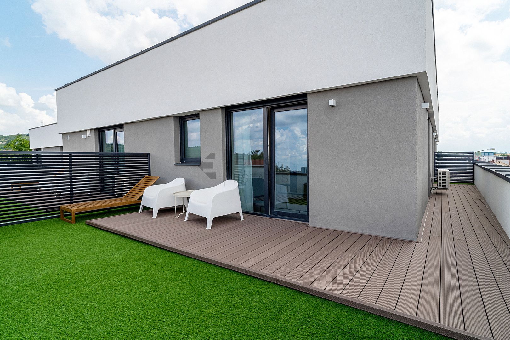 Apartament cu 2 camere de inchiriat EAS cu o terasa de 44 mp - Poză 7