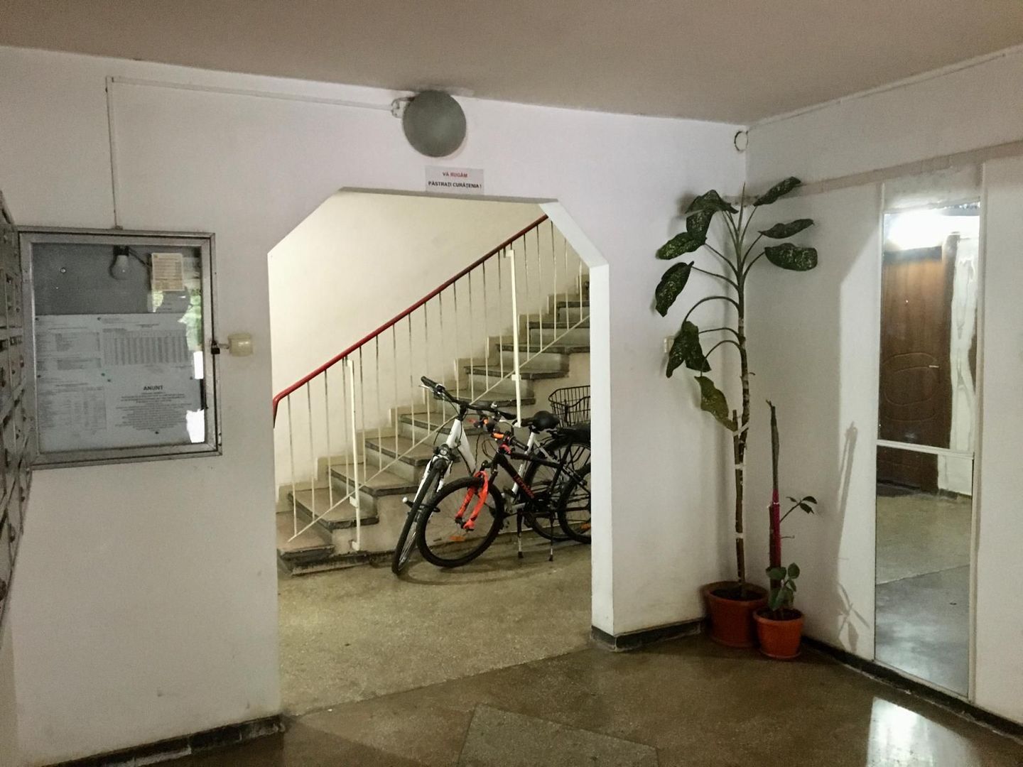 DE VÂNZARE- 2 camere decomandat - etajul 1/4 - Văcărești - Poză 18