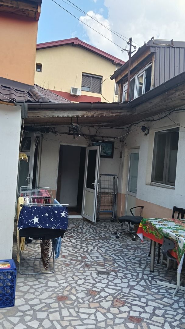 Casa cu curte proprie/ metrou Brancoveanu/Parc Tineretului - Poză 2