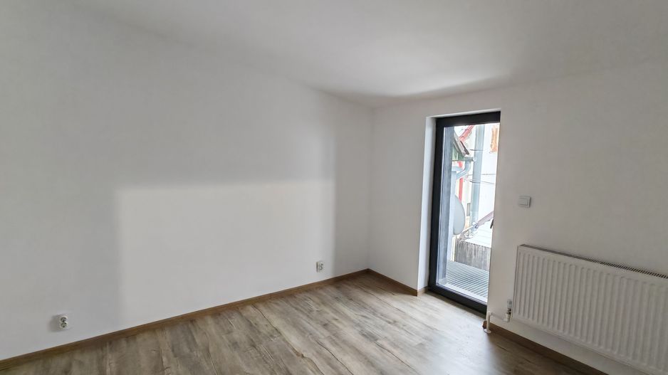 COMISION 0. Corp de casa,Carpatilor intrare in Racadau,P+E,4 camere. - Poză 9