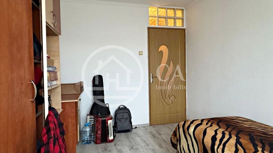 Apartament cu 3 camere de vanzare Str. Banatului Zona  Velenta, Oradea - Poză 4