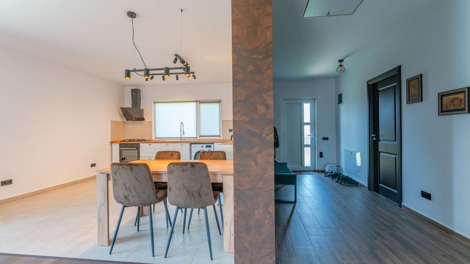 Casă Individuală de Închiriat, Încălzire în Pardoseală, Teren 400 mp - Poză 9