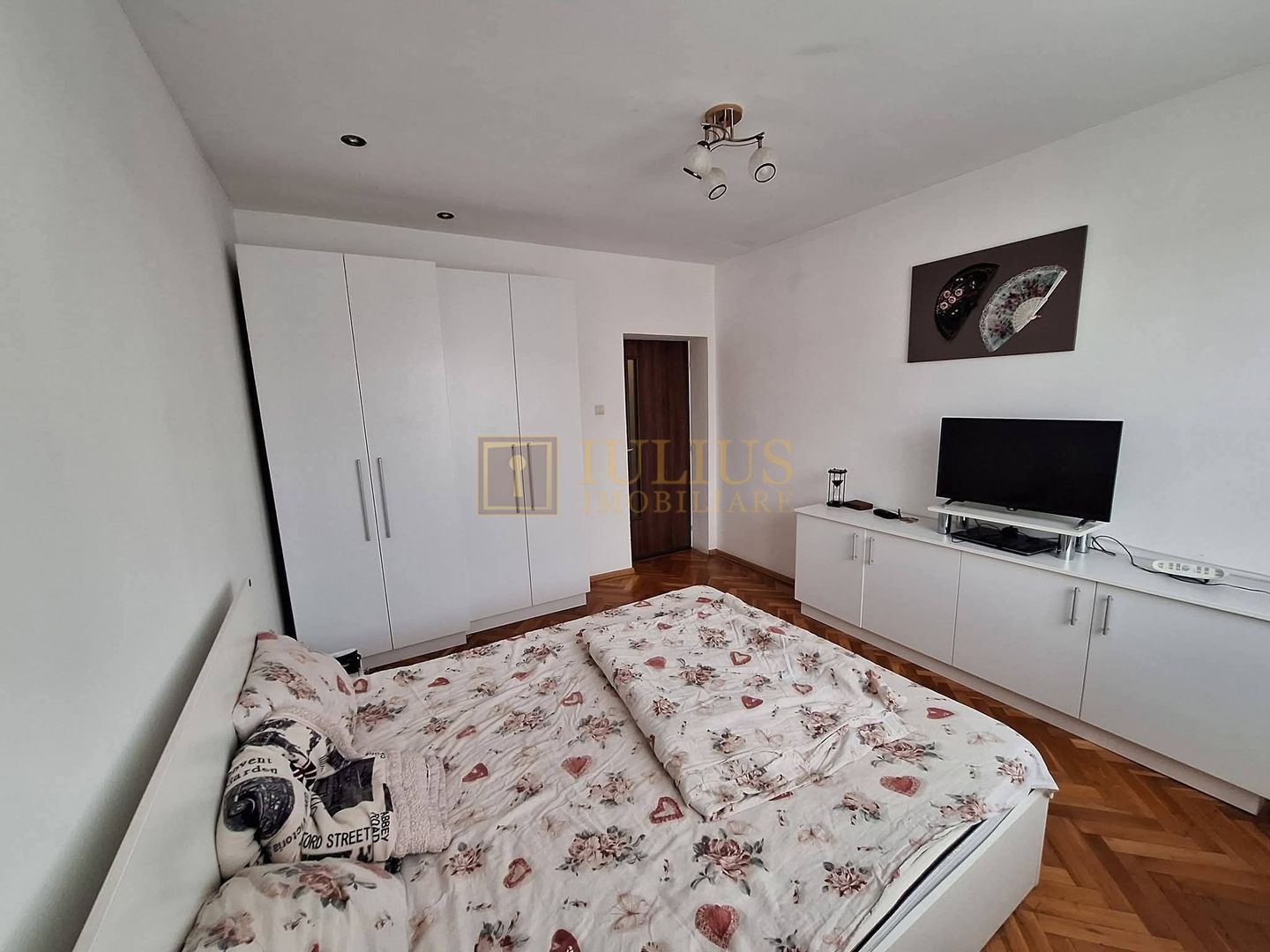 2 camere decomandat cu balcon inchis| Bogdanestilor| centrala proprie| AC - Poză 1
