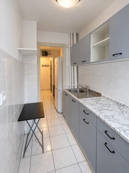 De vanzare apartament 3 camere zona Gorjului/Lujerului - Poză 2