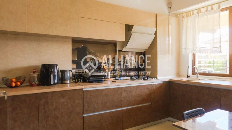 PALAZU MARE -  Vila Duplex cu 4 Camere, Panorama Superba si Curte Amenajata - Poză 41