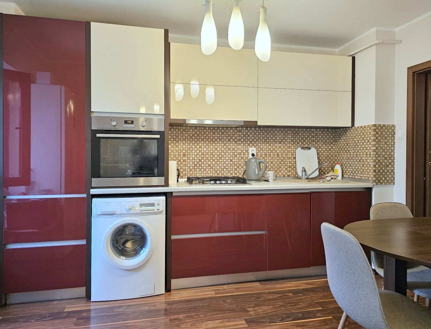 De inchiriat - 2 camere, zona centrala - biserica Sf. Precista - Poză 1