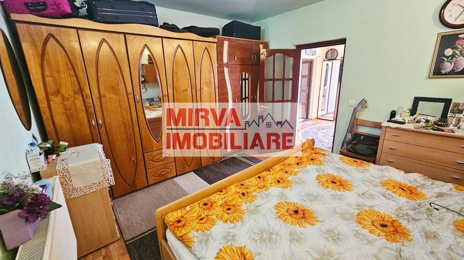 🏡 Casă spațioasă cu 9 camere în Strejnicu – pentru locuință, birouri - Poză 89