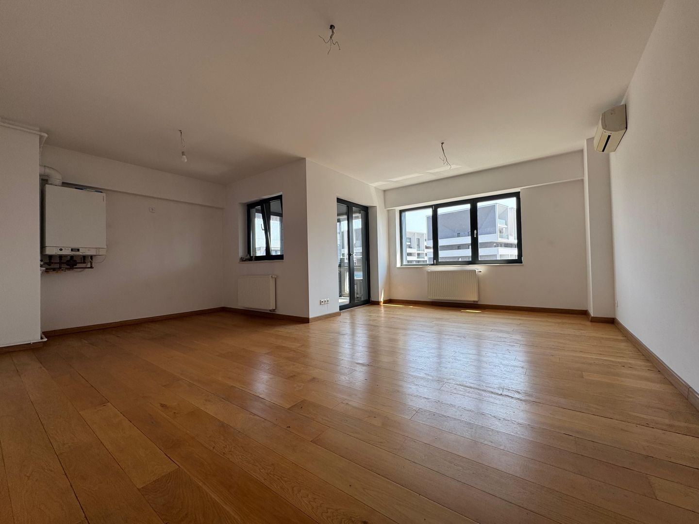 3 CAMERE| UPGROUND - Poză 2