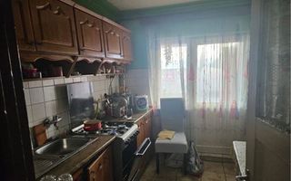 Vand apartament cu 3 camere in Carpati 2 - Poză 3