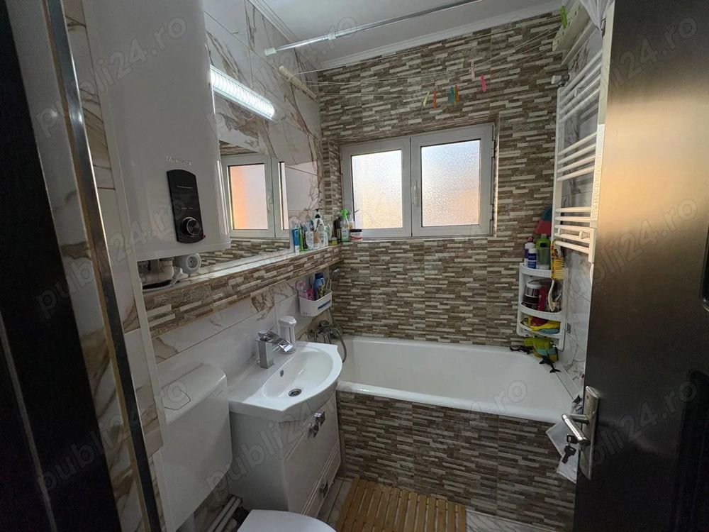 Vanzare apartament 3 camere decomandat et1 - Poză 11