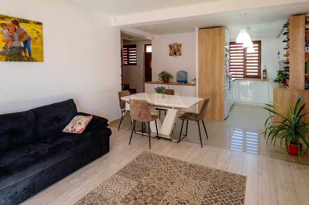 Duplex 4 camere, Terra - Poză 1