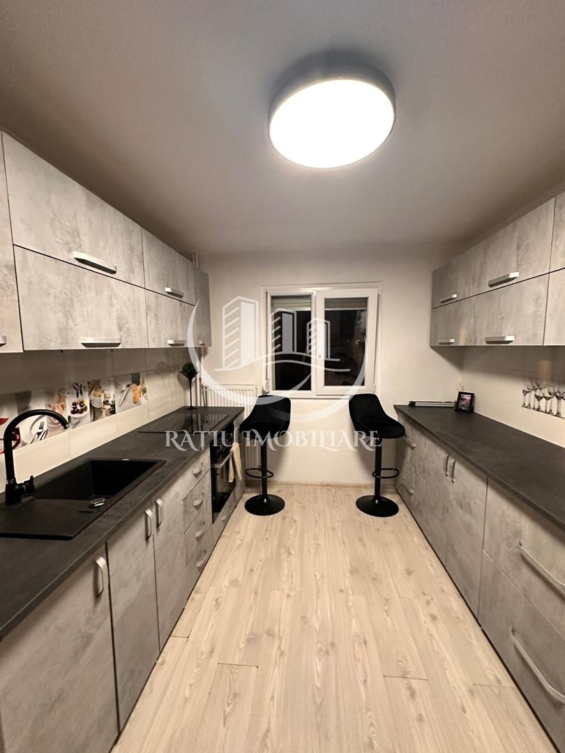 Apartament 4 camere | etajul intermediar | zona Rogerius | Oradea - Poză 2